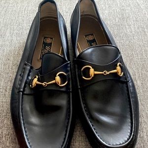 Selling Gucci size 11 for my hubby, come with two dust bag but no box, lost it